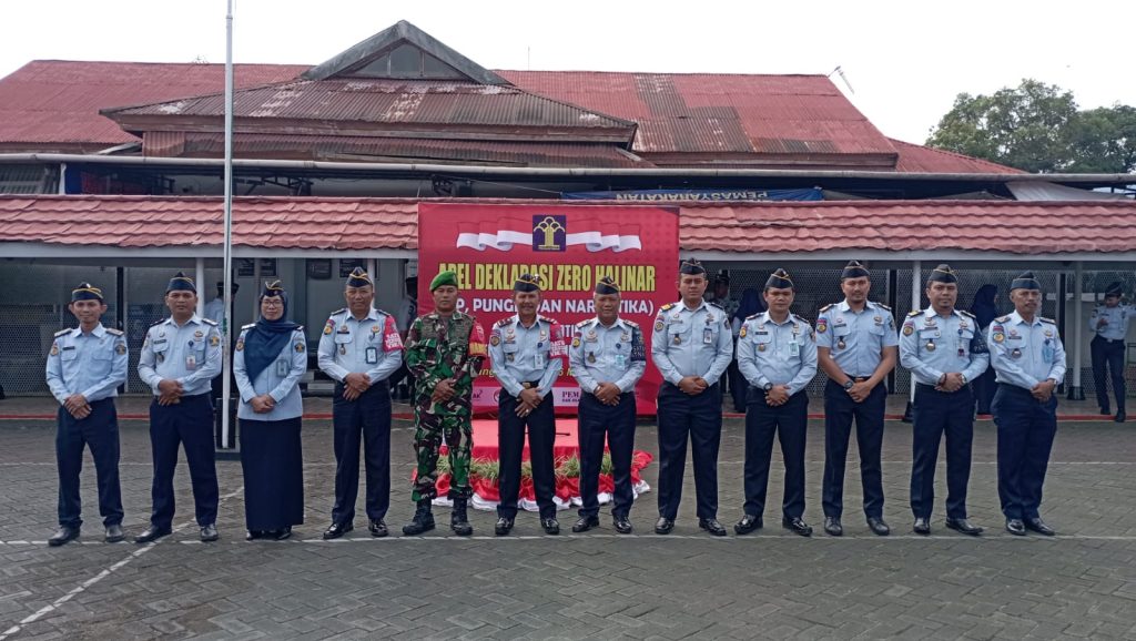 Lapas Narkotika Sungguminasa Laksanakan Apel Deklarasi Zero Halinar dan Pemusnahan Barang Sitaan Razia