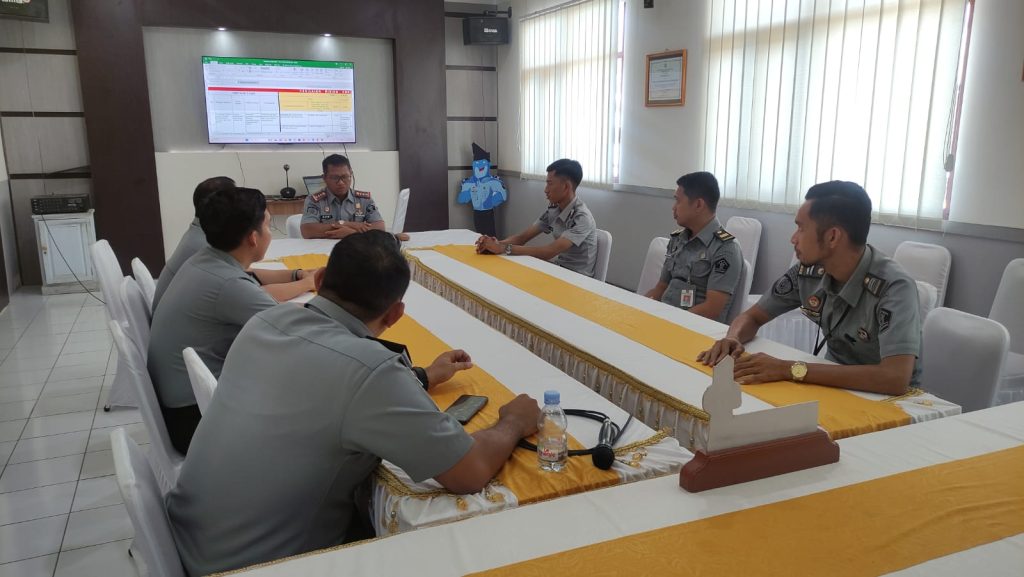 Kalapas Bulukumba Pimpin Rapat dalam Rangka Pencegahan Korupsi Bersama Jajaran