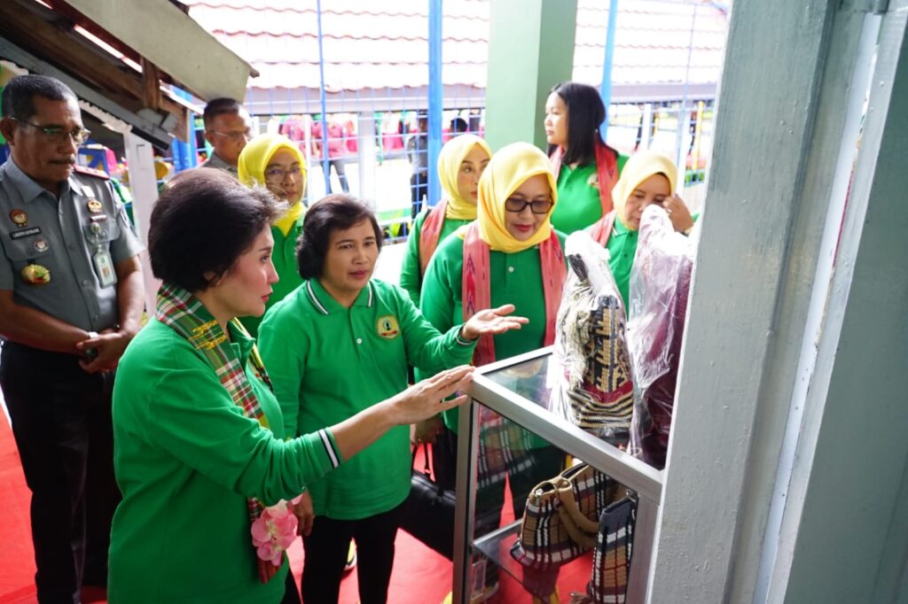 Penasehat Utama PIPAS Resmikan Ruang Kerja Jemari Terampil LPP