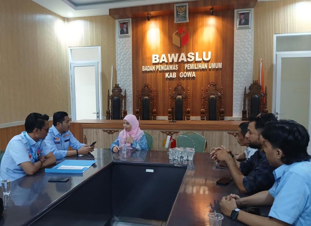 Tim Hukum Hati Damai Kembali Melaporkan Oknum ASN dan Perangkat Desa di Bawaslu Gowa