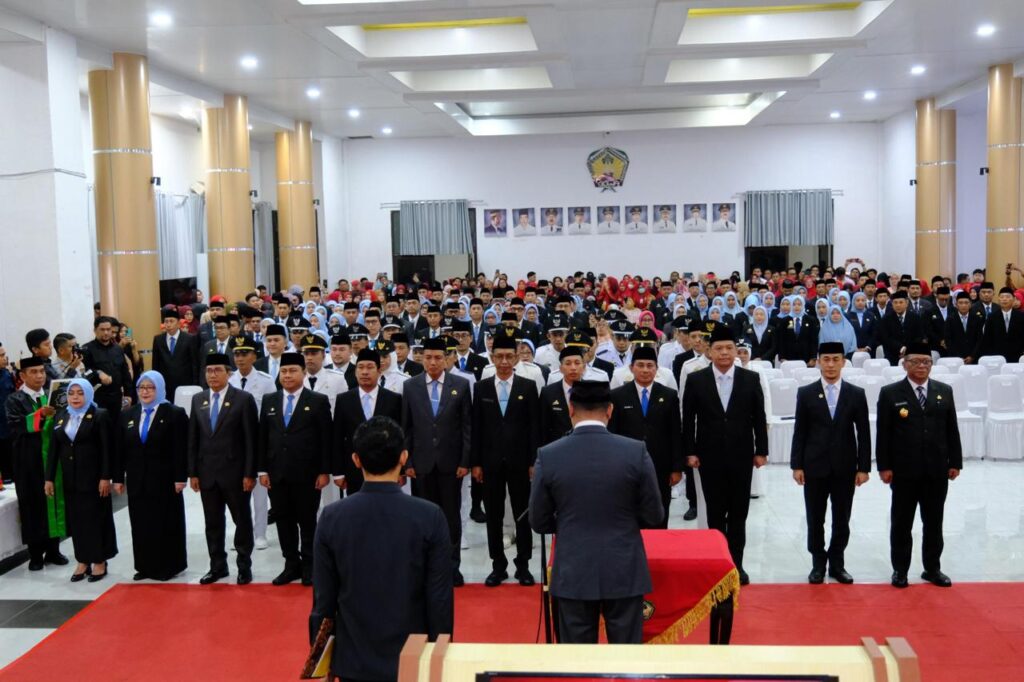 Lantik 178 Pejabat Baru, Bupati Adnan: Tunjukkan Kinerja Terbaik untuk Pimpinan Berikutnya!