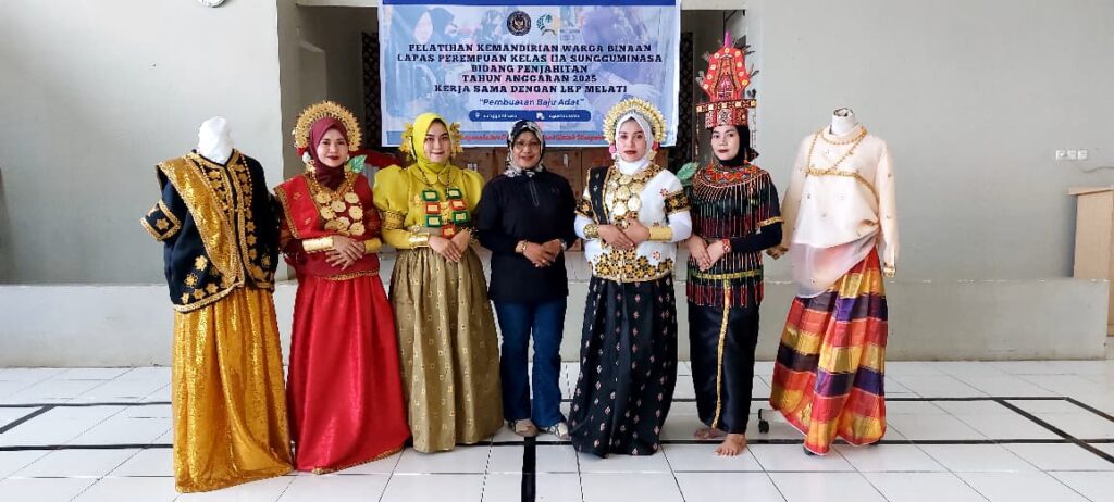 Ikuti Pelatihan Penjahitan, Warga Binaan LPP Sungguminasa Hasilkan Baju Adat