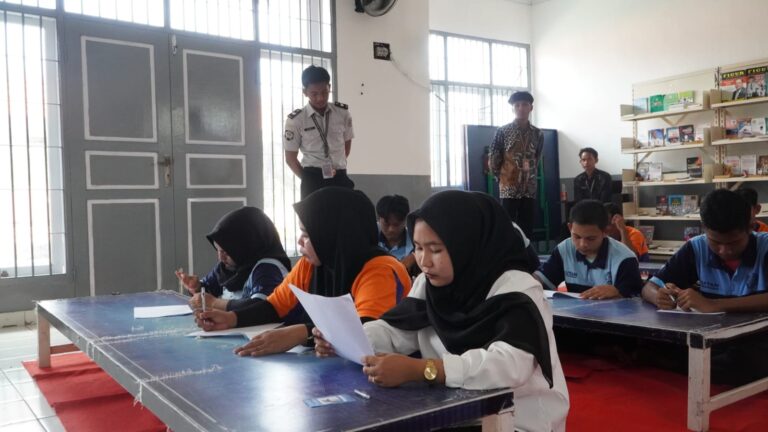Warga Binaan Rutan Sengkang Ikuti Ujian Paket C, Bukti Semangat Belajar Tak Terbatas