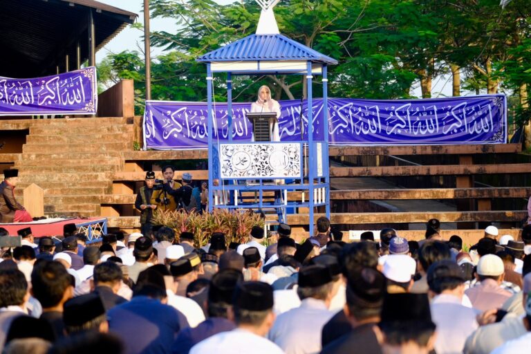 Salat Iduladha di RTH Syekh Yusuf, Bupati Gowa Ajak Warga Perkuat Kepedulian dan Persatuan
