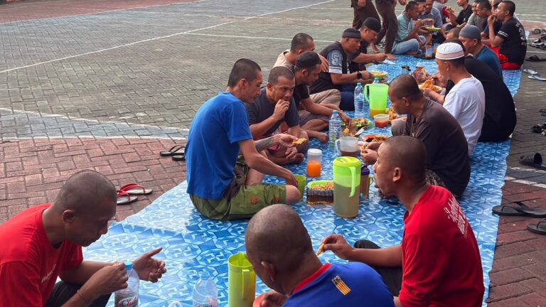 Konsisten Jalankan Puasa Sunnah, WBP Lapas Narkotika Sungguminasa Berbuka Puasa Bersama sebagai Bagian Pembinaan Kepribadian
