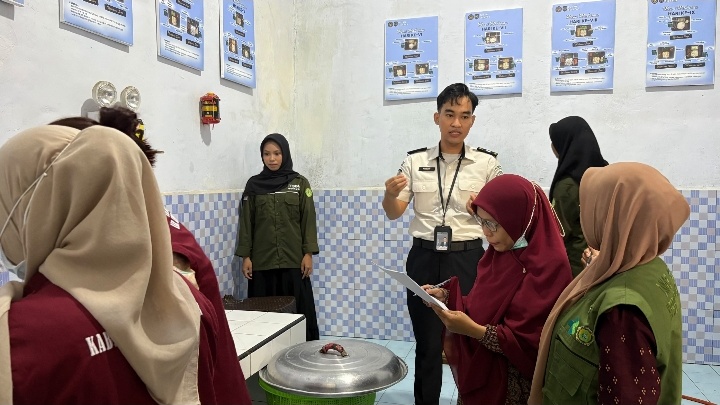 Pastikan Makanan Warga Binaan Higienis, Rutan Selayar Terima Monitoring Dinas Kesehatan