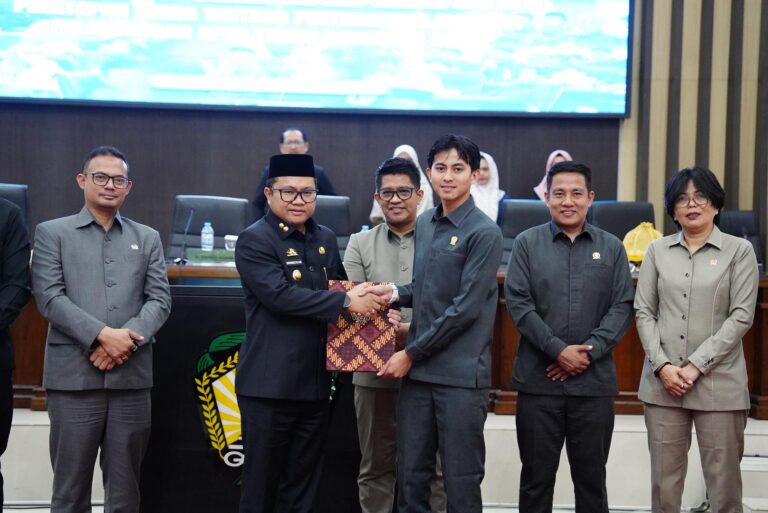 DPRD Gowa Sahkan Perda Pertanggungjawaban APBD 2025, Wakil Bupati dan Sekda hingga Camat Kompak Hadir