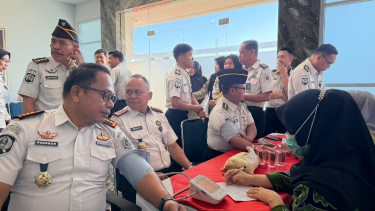 Semarak HUT RI Ke-81, Lapas Narkotika Sungguminasa Wujudkan Kepedulian Melalui Donor Darah dan Layanan Kesehatan