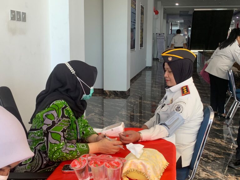 Semarakkan HUT RI Ke-81, Jajaran Lapas Perempuan Sungguminasa Ikuti Aksi Donor Darah Kanwil Ditjenpas Sulsel