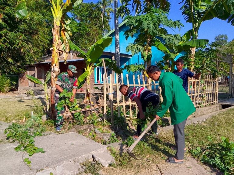 Tingkatkan Kemanunggalan TNI dan Rakyat, Babinsa Desa Jipang Bersama Warga dan Mahasiswa UIN Gelar Karya Bakti