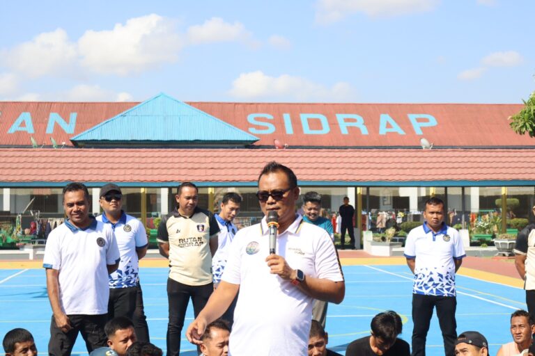 Karutan Sidrap Sampaikan Pengarahan dan Motivasi Usai Senam Bersama Warga Binaan