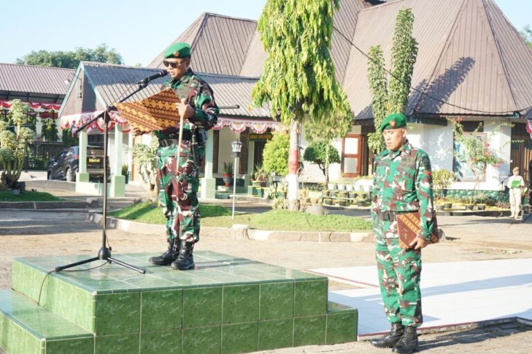 Perkokoh Jiwa Nasionalisme, Dandim 1409/Gowa Pimpin Upacara Bendera Rutin di Makodim