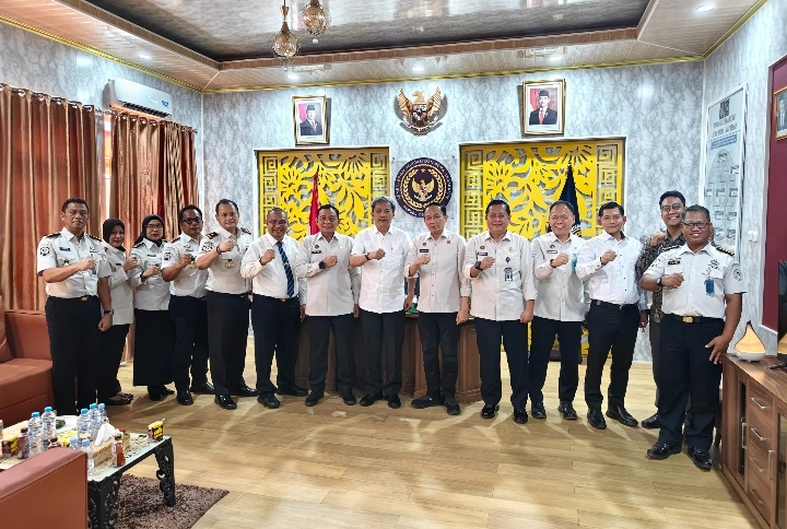 Perkuat Reformasi Birokrasi, Kanwil Ditjenpas Sulsel Dampingi Kunjungan Kerja Staf Ahli Menteri dan Tenaga Ahli Menteridi UPT Pemasyarakatan Makassar