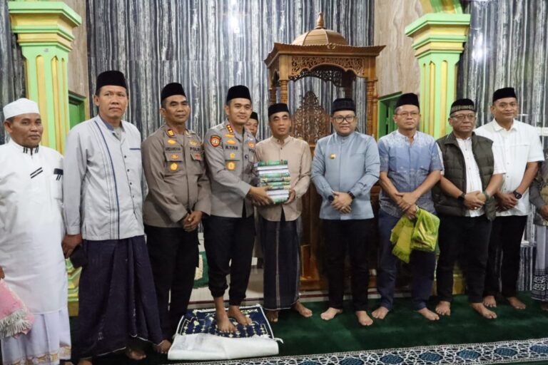 Safari Subuh Bersama Forkopimda, Kapolresta Gowa Ajak Warga Pattallassang Jaga Kamtibmas