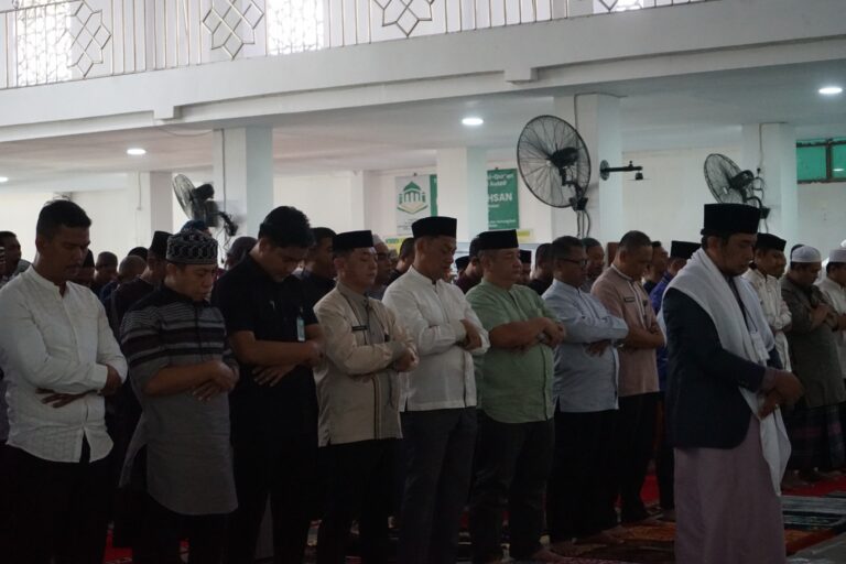 Kakanwil Ditjenpas Sulsel Bersama Pegawai Serta Warga Binaan Lapas Makassar Gelar Do’a dan Shalat Istisqa