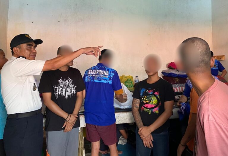 Perkuat Deteksi Dini, Rutan Selayar Monitoring Kamar Hunian Warga Binaan