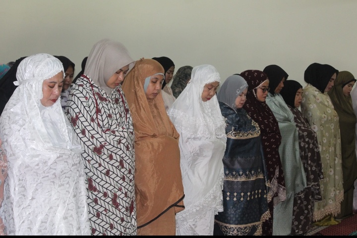 Mengetuk Pintu Langit, Lapas Perempuan Sungguminasa Gelar Sholat Istisqa’ dan Doa Bersama