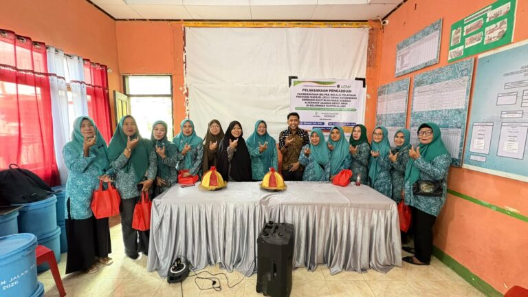 Inovasi Kulit Buah Naga, Dosen UMI Latih Ibu PKK Rappokalling Produksi Minuman Sehat