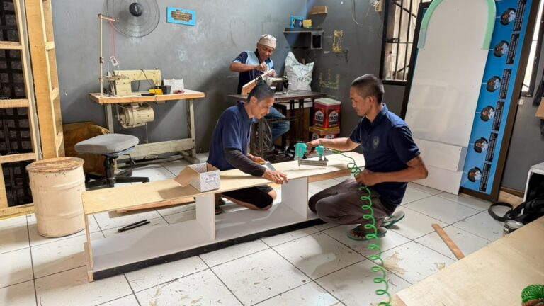 Konsisten Berkarya, WBP Lapas Narkotika Sungguminasa Produksi Mebel Pesanan Masyarakat