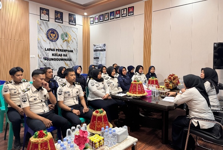 Perkuat Keamanan dan Efektivitas Penjagaan, Kalapas Gelar Pengarahan Bersama Jajaran Pengamanan